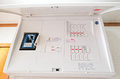 感震ブレーカー写真）